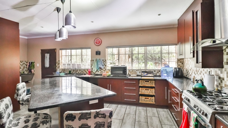 5 Bedroom Property for Sale in Cashan North West